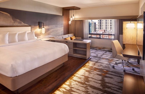 Downtown Denver Hotel | Hilton Denver City Center