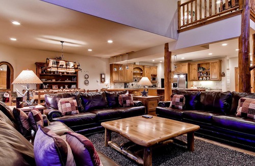 Warrior's Mark West House | His High Place: Private Hot Tub, Beautiful Views, Ski Area Access, Shuttle