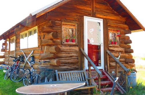 Livermore Cabin | Historic Cabin with Hot tub, Sauna