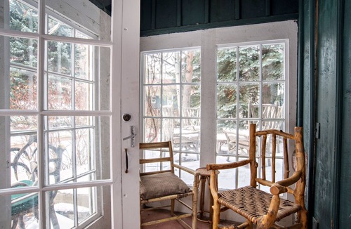 Redstone House | Historic Cottage on Private Estate with Swimming Pool & Tennis Court on Site!
