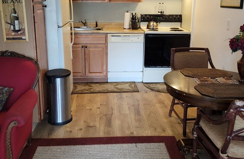 Eagle House | Historic Downtown Eagle 1/1 apt.