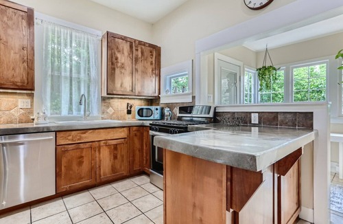 Longmont House | Historic Downtown Home | Hot Tub | Pet Friendly