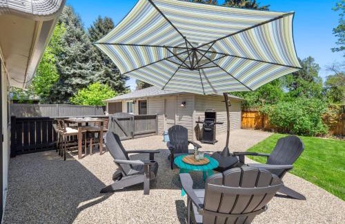 Old Town West House | Historic Mountain Ave Bungalow - Walk Everywhere!