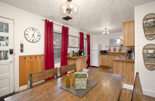 Georgetown House | Historic Mountain House close to skiing & outdoor adventures