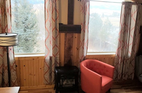 Westcliffe Apartment | Historic Westcliffe Outpost Penthouse Apt 2bed/2bath