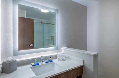 Cheyenne Meadows Hotel | Holiday Inn Express & Suites Colorado Springs South I-25 by IHG