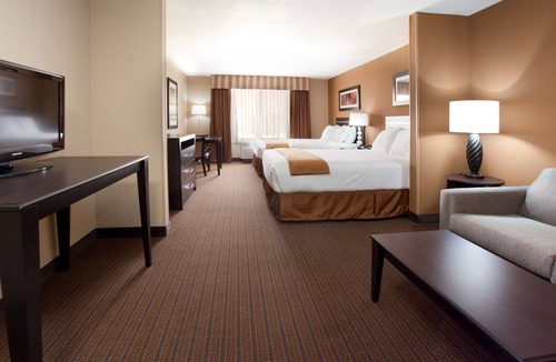 Lamar Hotel | Holiday Inn Express Hotel & Suites LAMAR by IHG