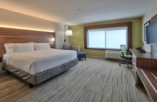 Broomfield Hotel | Holiday Inn Express & Suites Broomfield by IHG