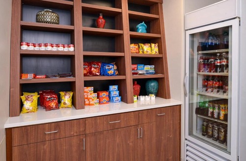 Pueblo Hotel | Holiday Inn Express & Suites Pueblo by IHG