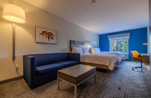 Thornton Hotel | Holiday Inn Express & Suites Denver North - Thornton by IHG