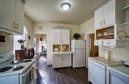 Leadville North Cottage | Holly House - Affordable/clean comfort in town! Walk everywhere!