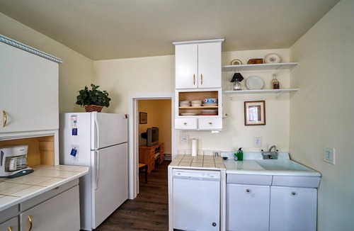 Leadville North Cottage | Holly House - Affordable/clean comfort in town! Walk everywhere!