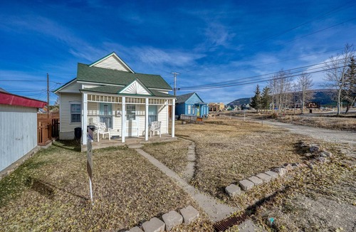 Leadville North Cottage | Holly House - Affordable/clean comfort in town! Walk everywhere!