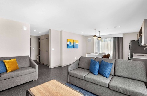 Southeast Colorado Springs Hotel | Homewood Suites By Hilton Colorado Springs Airport, Co