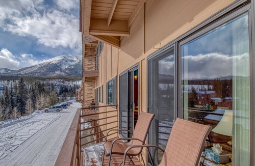 Wildernest Condo | Homey condo with shared pool, hot tub, and sauna - easy access to ski resorts