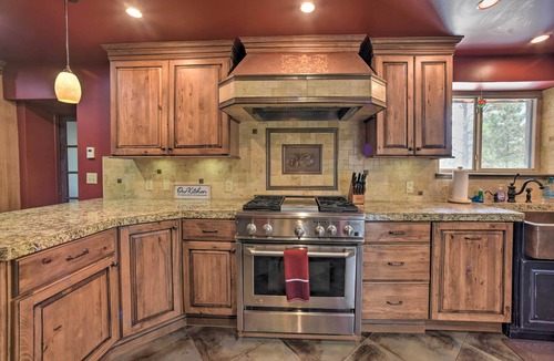 Cascade-Chipita Park Apartment | Homey Mtn View Escape: 11 Mi to Garden of the Gods