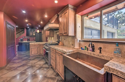 Cascade-Chipita Park Apartment | Homey Mtn View Escape: 11 Mi to Garden of the Gods
