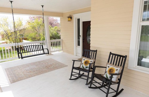 Monte Vista House | Honey Bee Manor in Monte Vista