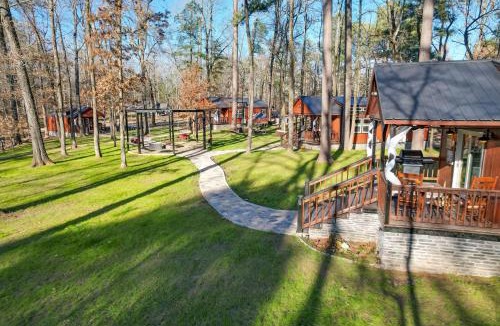 Broken Bow House | Hook, Line & Sinker Retreat w/Fire Pit!