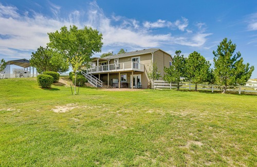Elizabeth House | Horse Country Home Near Castlewood Canyon!