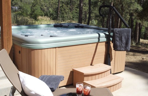Purgatory House | Hot Tub, 10 Min to Skiing, Fireplace, Retreat!