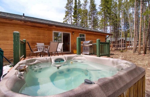 Leadville North House | Hot tub, Arcades, Forest Vibe & Close to Downtown!