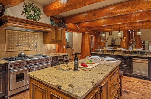 The Highlands House | Hot Tub + Close to Skiing/Golf + Ski Shuttle - Monte Video