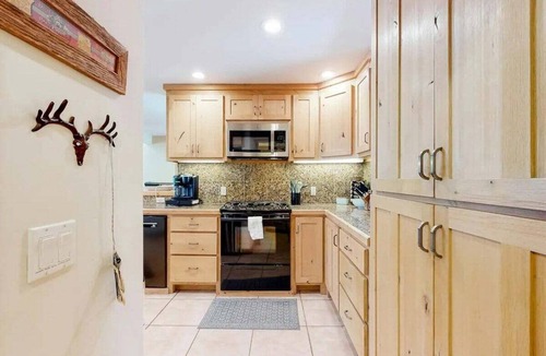 Twin Creek Village House | Hot Tub, Dog Friendly, Great Location