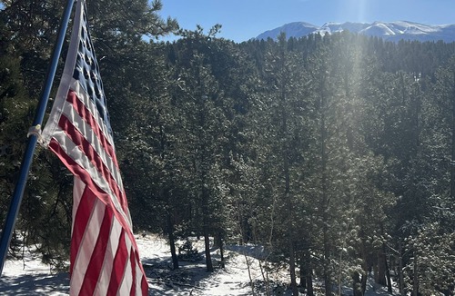 Divide Cabin | Hot Tub ~ New 36' deck ~ 31 acres ~Views ~ Border's National Forest ~ PRIVATE