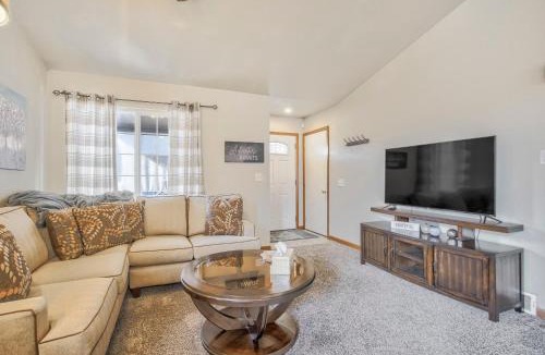 Security-Widefield House | Hot Tub - Pet Friendly - 7 miles to Fort Carson