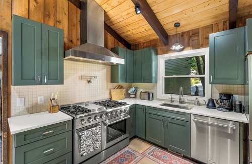Glenwood Springs House | Hot Tub, Riverfront, 15 min to Hot Springs & Skiing