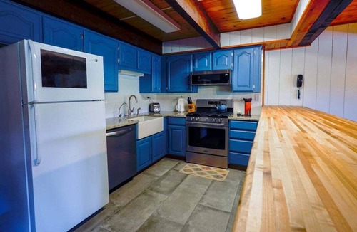 San Juan River Village Cabin | Hot Tub, Ski Wolf Creek, Fish San Juan River Village