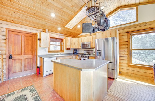 Sedalia Cabin | Hot Tub & Views: Secluded Woodland Park Cabin