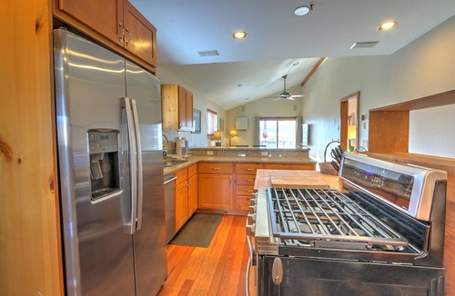 Glenwood Springs House | Hot Tub with Amazing Views, Game Room, Family Friendly, Central Location