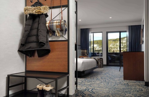 Peak 9 Resort | Hotel Alpenrock Breckenridge, Curio Collection by Hilton