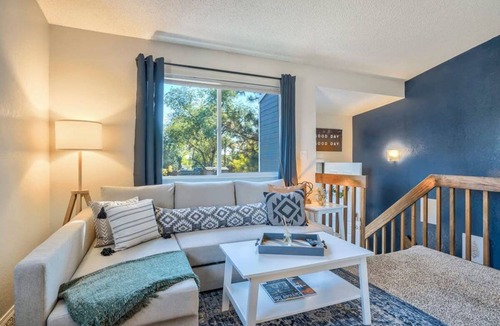 Broadmoor House | House ∙ 2 bedrooms ∙ 4 guests