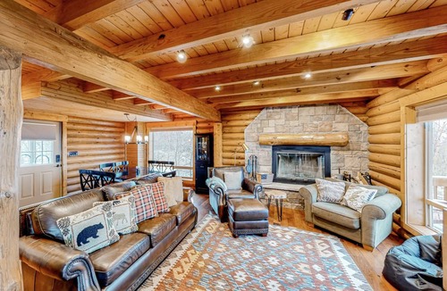 Warm Springs House | House ∙ 4 bedrooms ∙ 6 guests