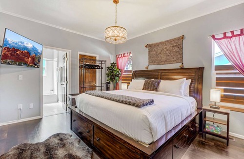 Cascade-Chipita Park House | House ∙ 5 bedrooms ∙ 8 guests