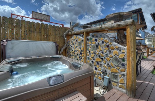 Creede House | House ∙ 6 bedrooms ∙ 12 guests