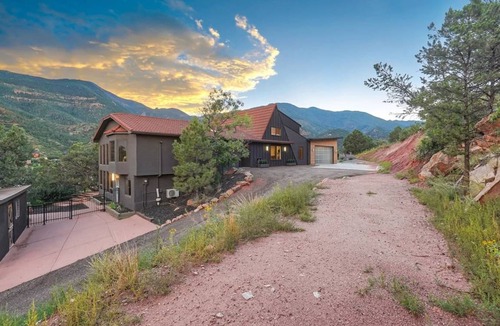Manitou Springs Historic District House | House ∙ 4 bedrooms ∙ 8 guests