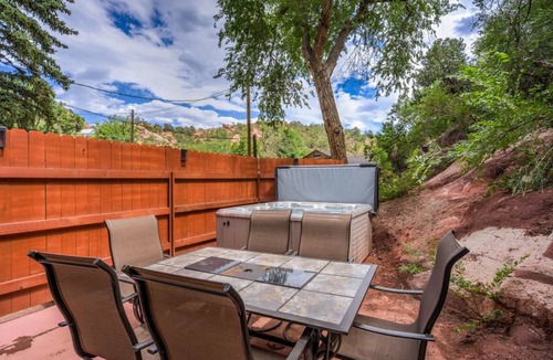 Manitou Springs House | House ∙ 3 bedrooms ∙ 8 guests