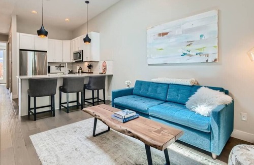 Sunnyside House | Huckleberry House / Denver & Mtns Travel Hub / 1BD