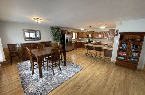 Ouray Condo | Huge 2000 sq ft! 1200 MBPS! Huge private deck! BBQ! On River! Amazing Mtn Views!