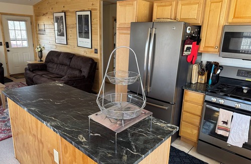 Indian Mountain Cabin | Huge Secluded Modern Luxury Smart Cabin with Mountain Views surrounded by trees!