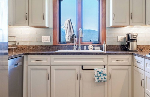 Carbondale House | HUGE VIEWS + LUX Finishes Outside Aspen