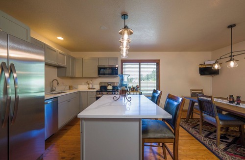 San Juan River Village Condo | Hunting Season at Wolf Creek Mountain Retreat