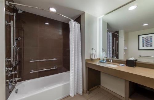 Downtown Denver Hotel | Hyatt House Denver/Downtown