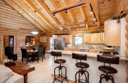 Idaho Springs House | Iconic Log Cabin Escape | Idaho Springs | Hot Tub