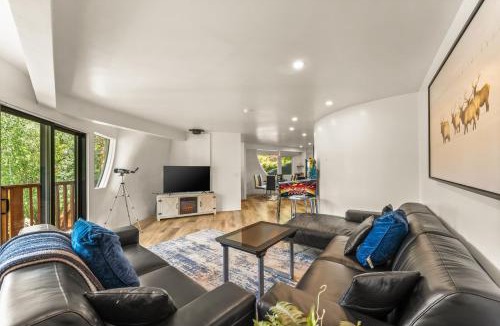 Intermountain Apartment | Iconic Vail Dome Unit 2