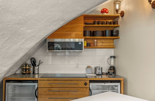 Intermountain Condo | Iconic Vail Unique Dome Home in Mtns | D3
